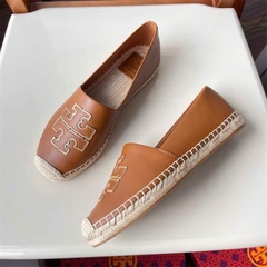 Slip on Tory Burch da sần logo nổi 2 màu