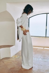 Sơ mi Zara linen trắng cổ đức