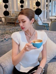 Áo cổ tròn, tay ngắn phối chi tiết dệt tương phản