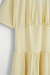 Váy maxi COS tay bồng nhẹ chiết eo màu gàn non