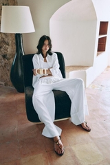 Sơ mi Zara linen trắng cổ đức