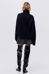 Áo len cổ lọ dệt jacquard