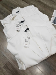Blazer trắng Zara
