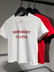 T-shirt Mo&Co chữ Somebody to love 3 màu