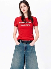 T-shirt Mo&Co chữ Somebody to love 3 màu