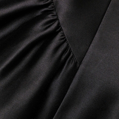 VÁY NGẮN CỔ BẺ BẰNG VẢI TAFFETA ĐEN