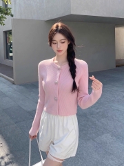 Cardigan len tăm khuy nơ đá dáng lửng