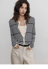 CDG Mo&Co kẻ ngang cổ tròn 2 màu 85% wool 15% silk