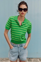 Áo tay ngắn ZARA có cổ polo và hàng cúc cài phía trước