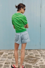 Áo tay ngắn ZARA có cổ polo và hàng cúc cài phía trước