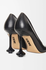 Toy pump LOEWE in goatskin