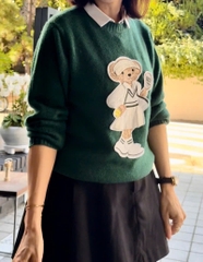 Áo len Polo Bear gấu màu rêu mặc đồ tennis trắng