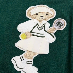 Áo len Polo Bear gấu màu rêu mặc đồ tennis trắng