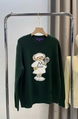 Áo len Polo Bear gấu màu rêu mặc đồ tennis trắng