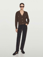 ÁO CARDIGAN ĐAN CỔ CHỮ V VỚI CÚC VÀNG