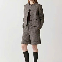 Quần short màu muối tiêu