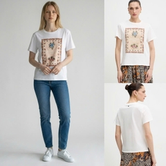 Tshirt MaxMara họa tiết vuông hoa lá