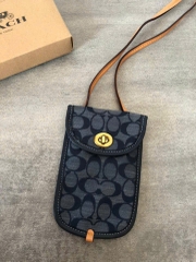 Túi đựng ĐT Coach