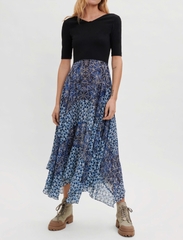 vay-maxi-lua-maje-cai-cotton-den-hoa-xanh