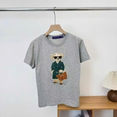 Áo thun Polo Bear màu xanh rêu đậm, chất liệu cotton.