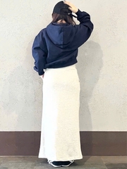 Chân váy nỉ GAP dáng midi