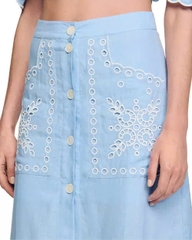 Chân váy Sandro linen xanh ren chỉ trắng