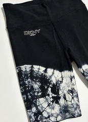 Quần ngố DKNY loang gấu
