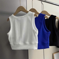 Áo croptop KARL dệt kim 3 lỗ 3 màu