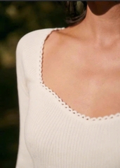 Áo len tăm Sezane cổ tim viền