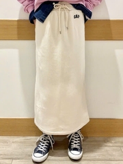 Chân váy nỉ GAP dáng midi