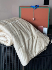 Chăn LoroPiana chần bông lụa Tencel vs Silk
