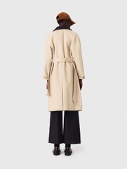 Áo khoác trench coat cổ và tay áo tương phản