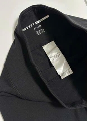 Quần ngố DKNY loang gấu