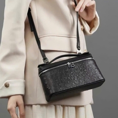 Túi Loro Piana da cá sấu kèm charm
