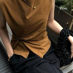 Áo chi tiết xoắn