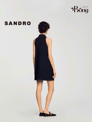 Váy Sandro đen sát nách cổ đức viền chỉ 2 túi trước cổ yếm