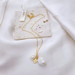Dây chuyền Tory Burch ngọc trai kèm logo