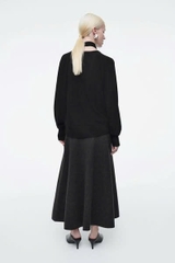 Áo len COS cổ V cut-out vai