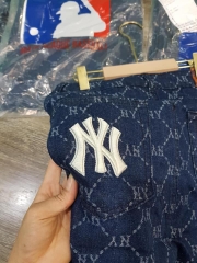 Chân váy denim MLB dáng midi màu nhạt