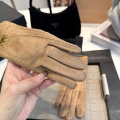 Găng tay da lộn Celine logo 4 màu