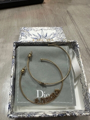 Bông tai Dior