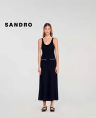 vay-maxi-sandro-knit-den-vien-ngoc-trai-trang