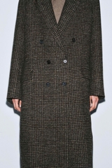 Trenchcoat Zara dáng dài cổ bẻ kẻ caro nâu
