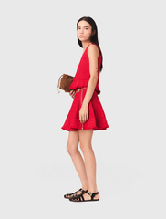 Áo len xếp nếp