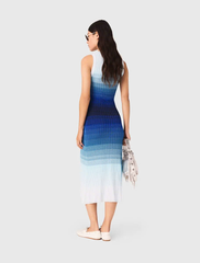 Đầm maxi knit ombré