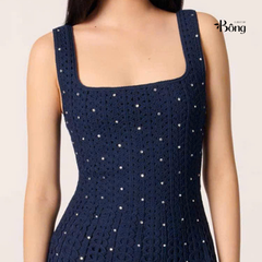 Đầm ngắn crochet đính đá cổ vuông