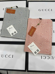 Khăn len nhũ Gucci