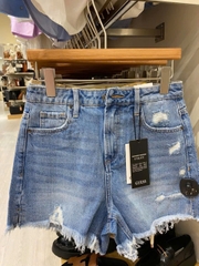 Short denim GUESS gấu tua rua