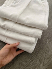 Quần jean trắng Zara dáng suông