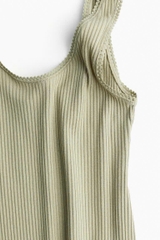Áo thun tăm H&M viền ren 4 màu